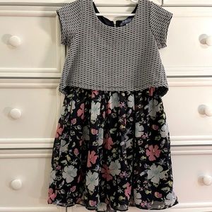 Truly Me Girls Dress , Size 7 , Floral with back Zipper
